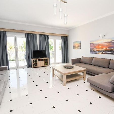לגאנאס Elena'S Apartments מראה חיצוני תמונה