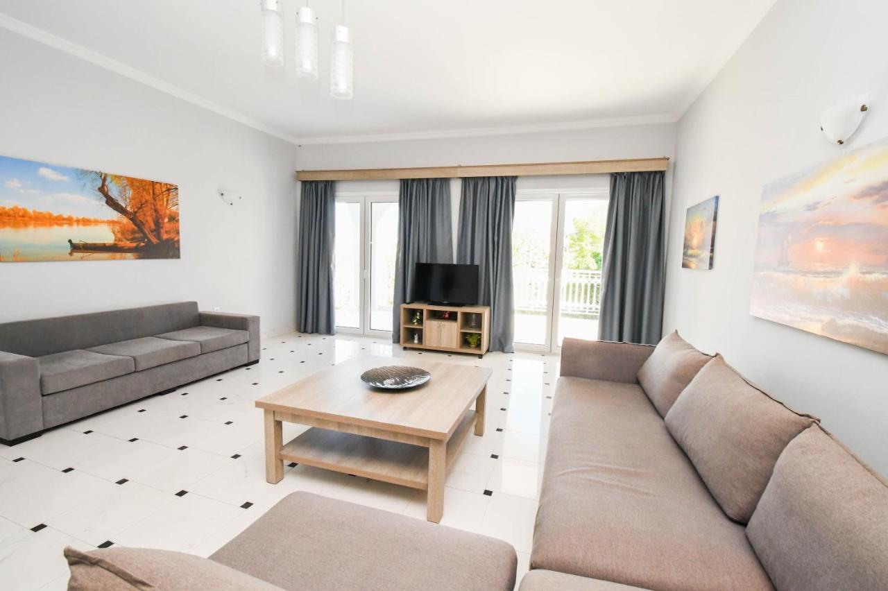 לגאנאס Elena'S Apartments מראה חיצוני תמונה